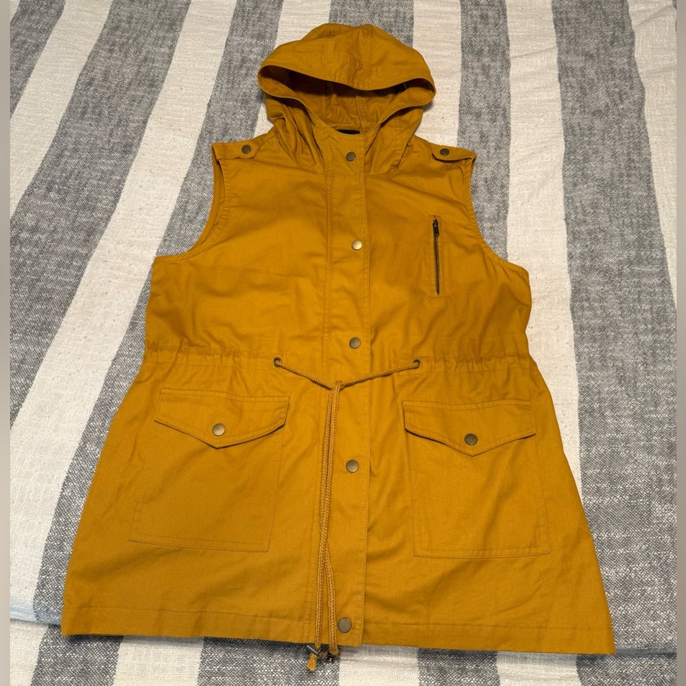 Zenana Outfitters Honey Color SZ L Utility Vest Sleeveless Jacket Snap Zip Up